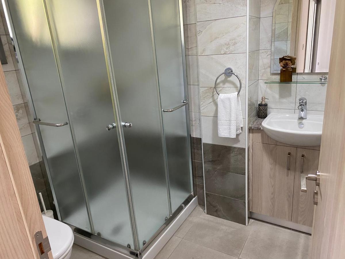 Modern City Center Apartment Saripolou 2 Лимасол Экстерьер фото